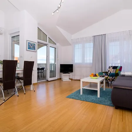 Apartment Matana-1 By Interhome Trogir