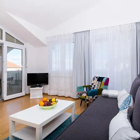 Apartment Matana-1 By Interhome Trogir